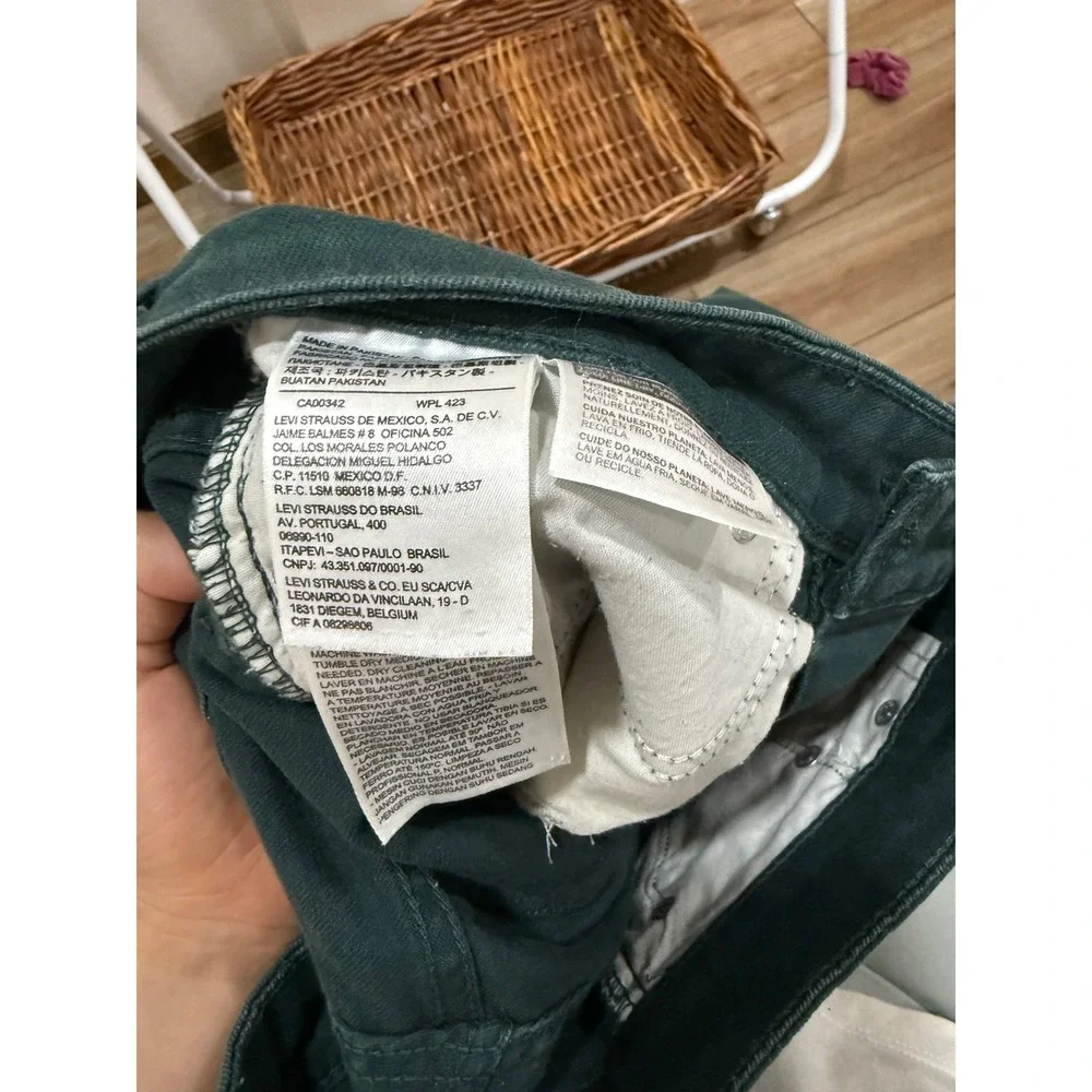 Levis levis 710